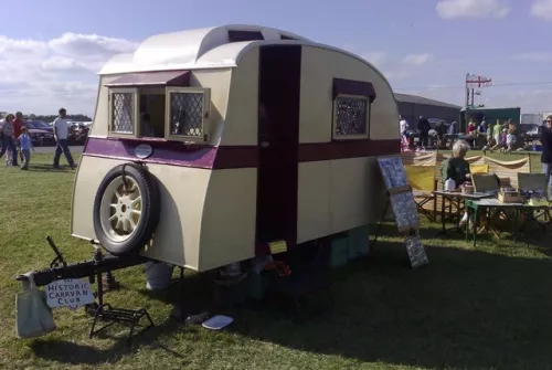 vintage_caravan-geograph